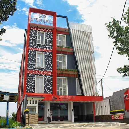 D'Shario Hotel Kepanjen Malang Exterior foto