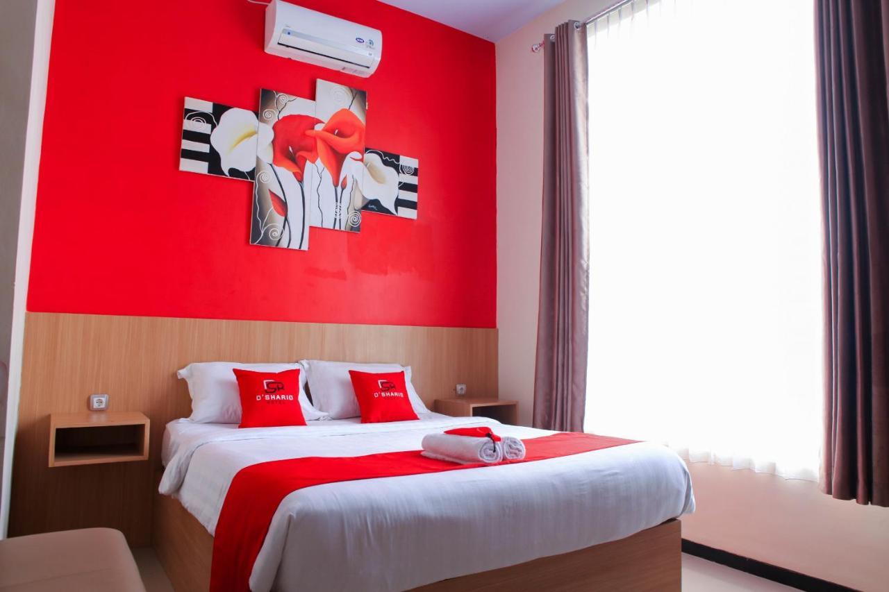 D'Shario Hotel Kepanjen Malang Exterior foto