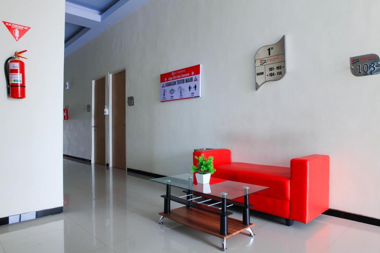 D'Shario Hotel Kepanjen Malang Exterior foto