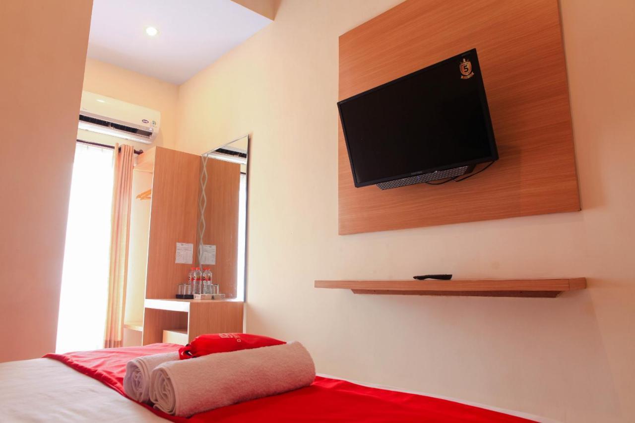 D'Shario Hotel Kepanjen Malang Exterior foto